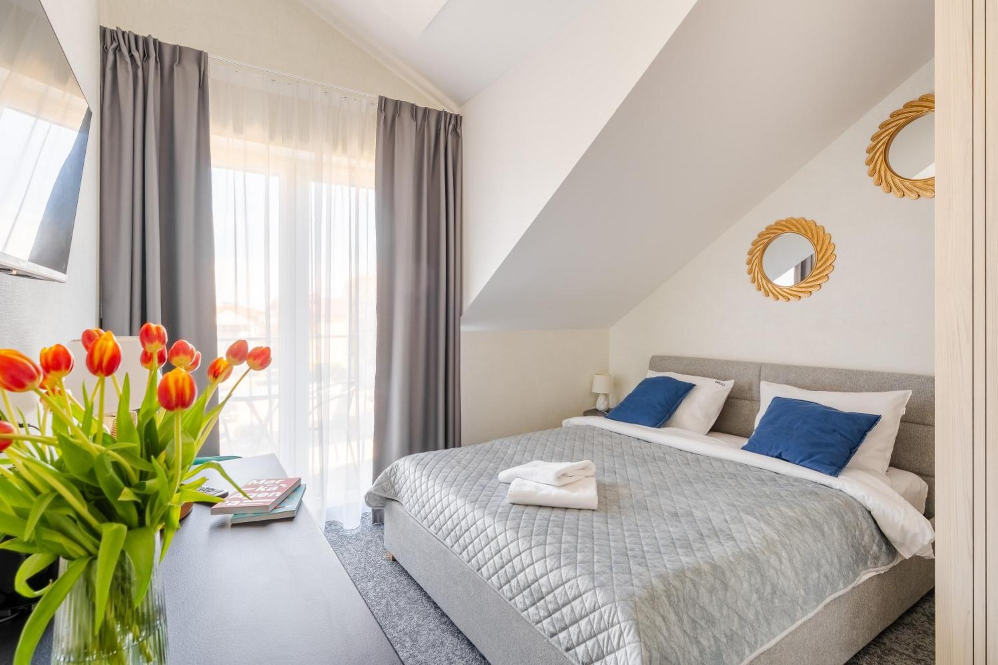 Silver Apartment